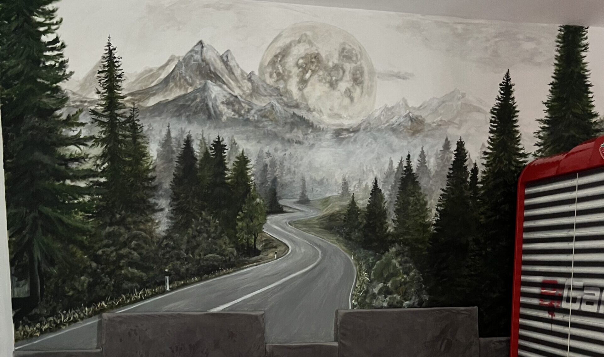 Străbătând munții- Pictură pe perete interior- Acrilice- DISPONIBIL LA COMANDĂ